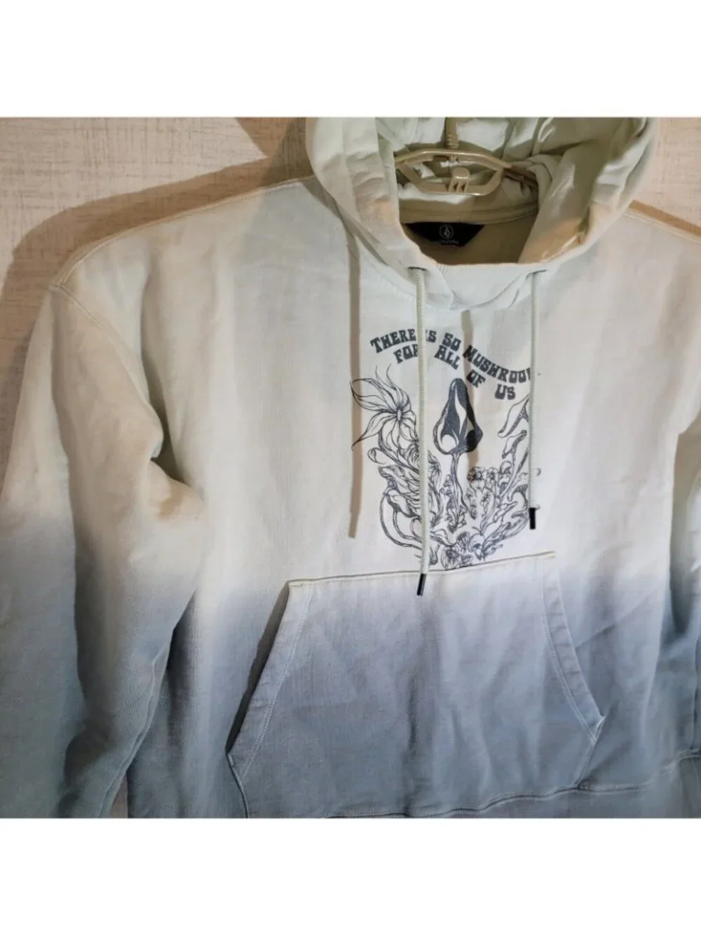 Volcom Hoodie Womens M Blue Mushroom Print Long Sleeve Pullover Streetwear - Picture 2 of 7